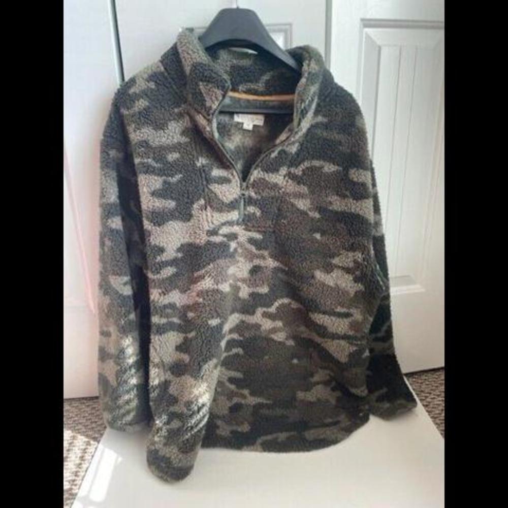 Koolaburra by UGG Brushed Back Sherpa Pullover Sage Camo, 1X
